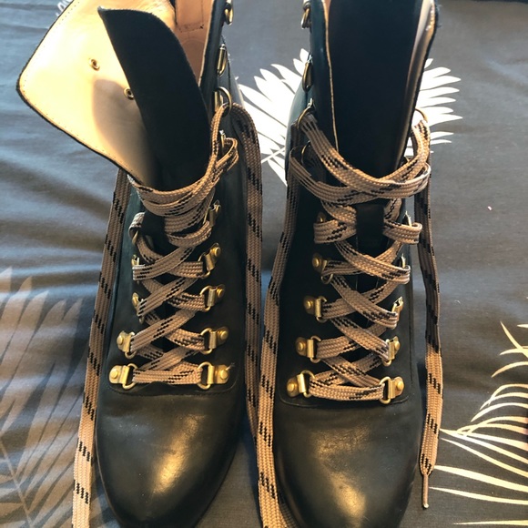 Black stylish tie up boots - Picture 1 of 6